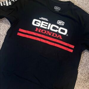 GEICO Honda Black Short-Sleeve Graphic Tee moto racing tee vintage